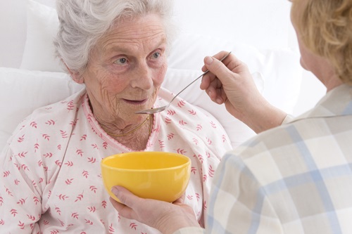 تغذیه در بیمار مبتلا به آلزایمر دچار زوال عقل شدید